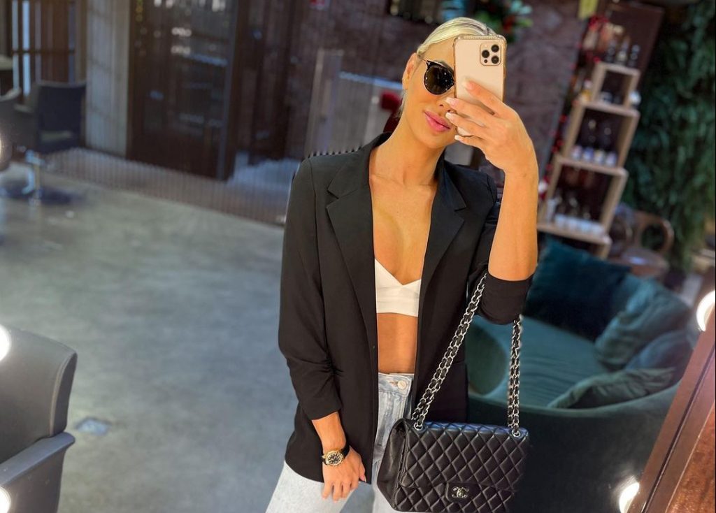 Influenciadora posta foto com relogio Rolex e homem invade salao para rouba la e1638971410673