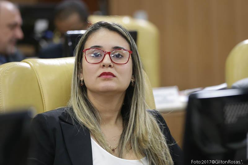 Kitty Lima denuncia que cavalos sao abandonados apos se machucar e ‘nao servir mais veja video