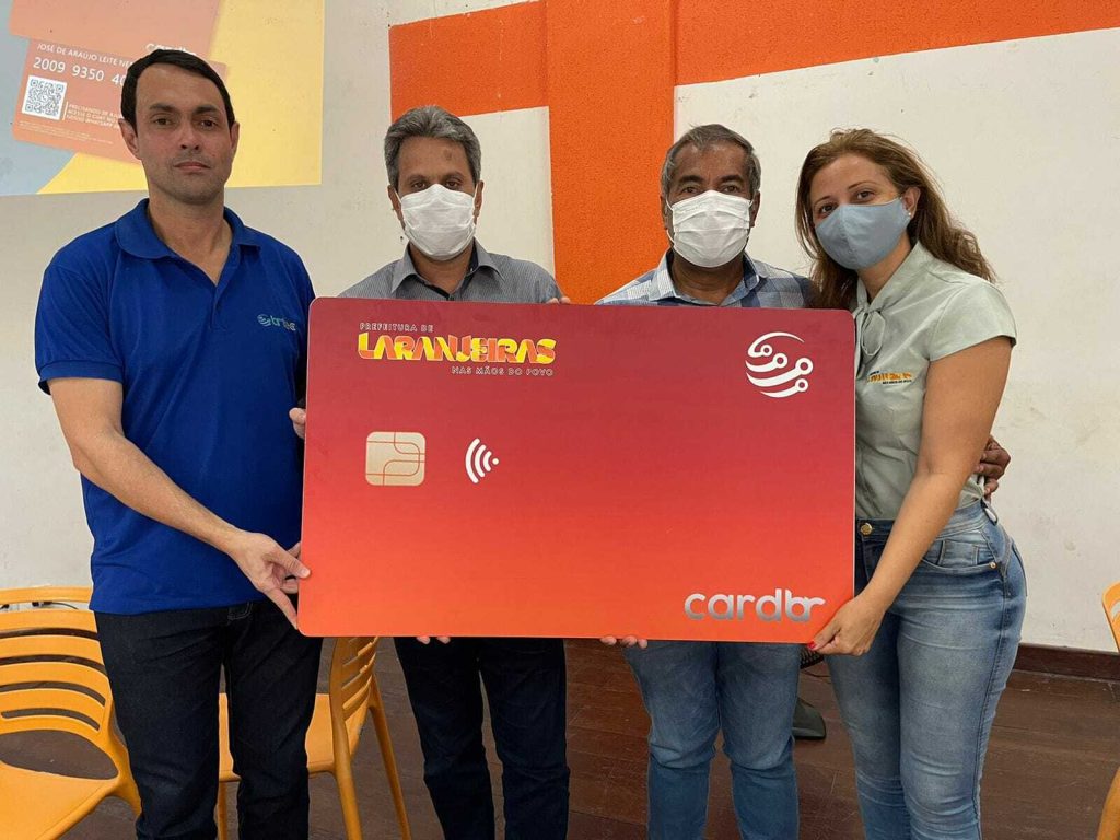 Laranjeiras lanca cartao de credito para servidores utilizarem no comercio local