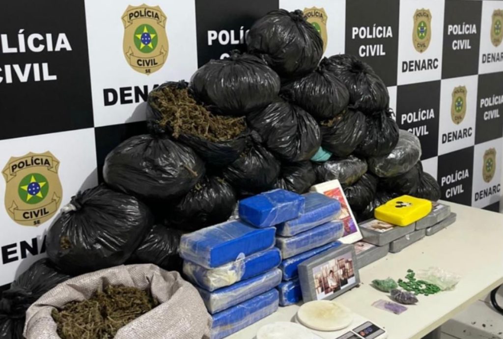 Mais de 40kg de drogas sao apreendidas pelo Denarc em casa no bairro Industrial