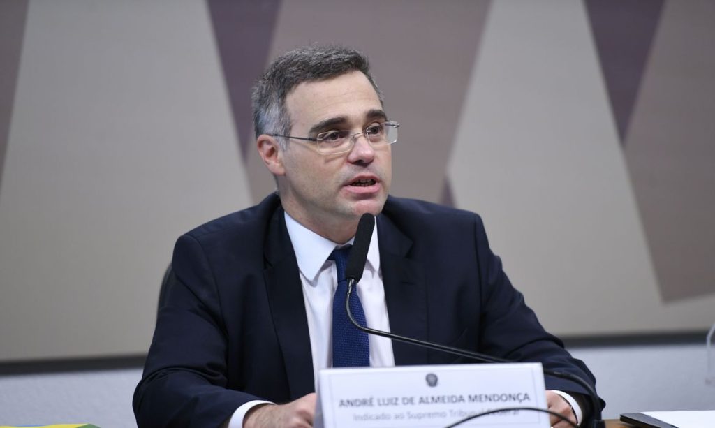 Posse de Mendonca no STF sera no dia 16 de dezembro
