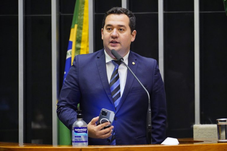 Projeto proibe que planos de saude exijam consentimento de companheiro para insercao de DIU