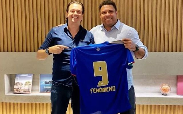 Ronaldo Fenomeno anuncia compra do Cruzeiro por R 400 milhoes