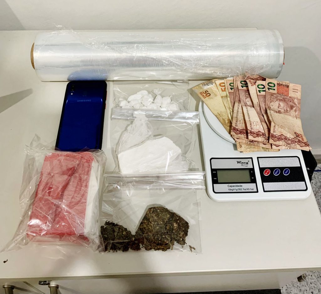 Suspeito de trafico de drogas e preso em flagrante em Umbauba