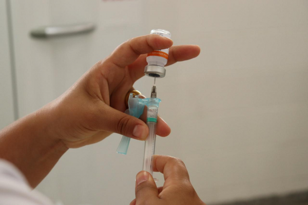 tabaiana vacina adolescentes e adultos com primeira dose nesta segunda 13