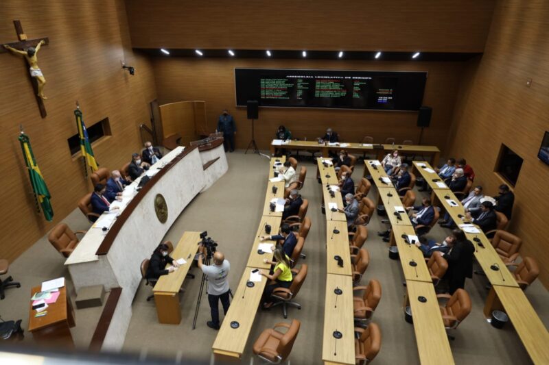 Alese aprova orcamento de R 12bi e reajuste de servidores fica de fora
