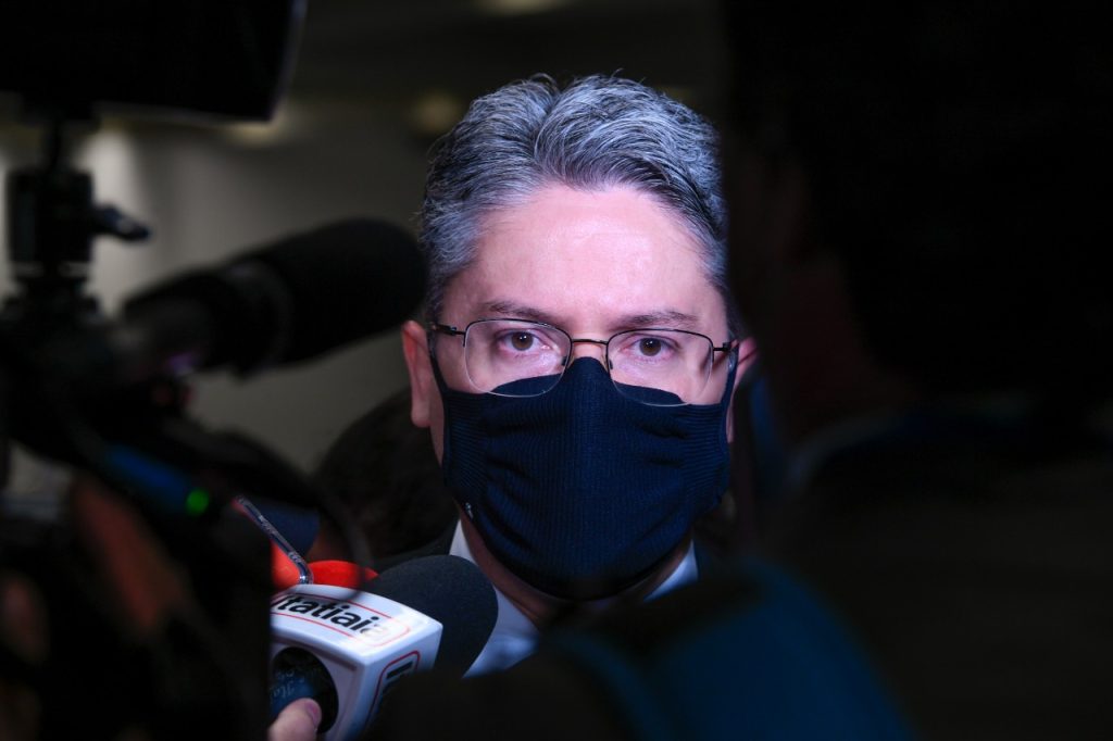 Alessandro Vieira vai a Justica para afastar secretario por ato antivacina