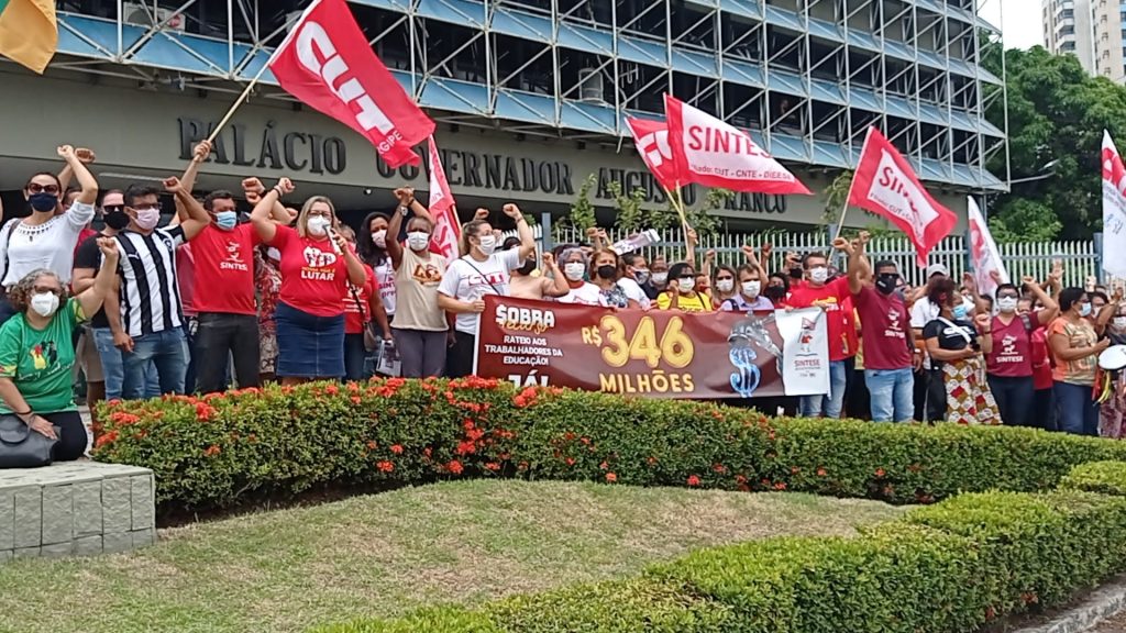 Apos Bolsonaro anunciar reajuste Sintese convoca ato para cobrar aumento do piso dos professores ao Governo de Sergipe