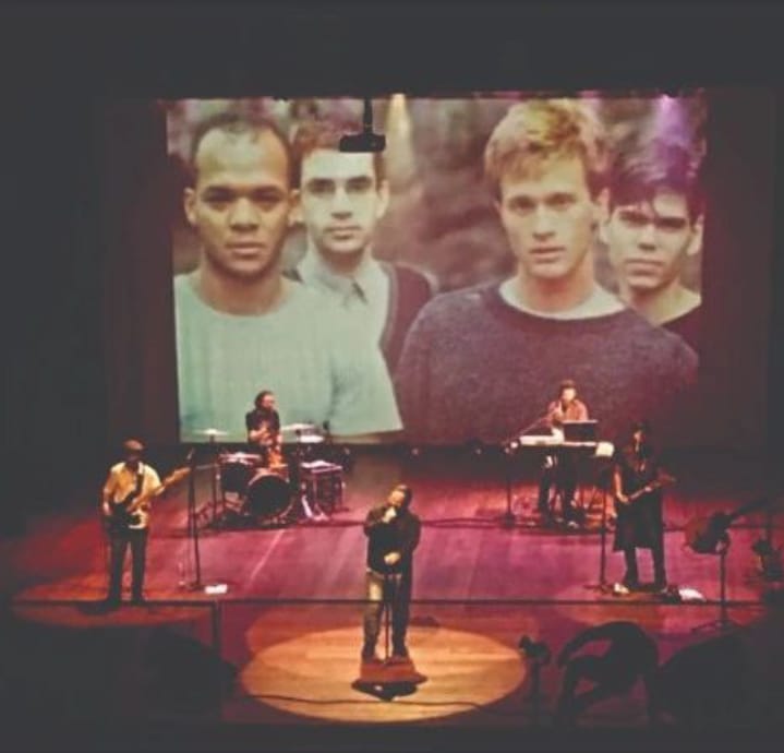 Banda Vertice faz show em homenagem a Legiao Urbana em Aracaju