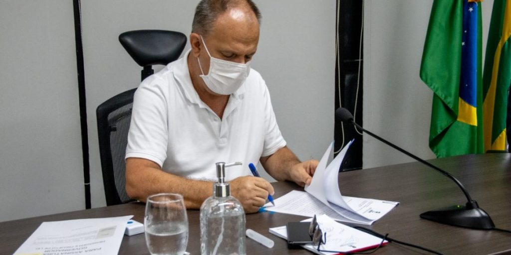 Belivaldo sanciona auxilio saude e alimentacao para Defensoria Publica valores chegam a R2400