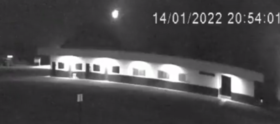 Cameras gravam passagem de meteoro em Minas Gerais veja video