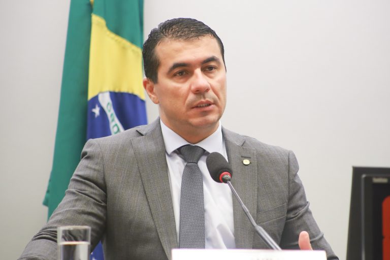 Comissao da Camara dos Deputados aprova aumento de teto de isencoes para importacao voltada a pesquisa cientifica
