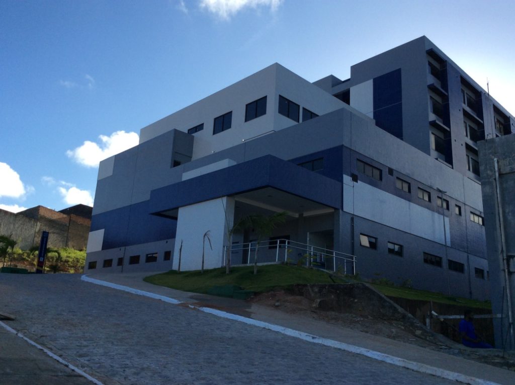 Eduardo Amorim quer Unidade Materno Infantil do HU funcionando para desafogar maternidades publicas
