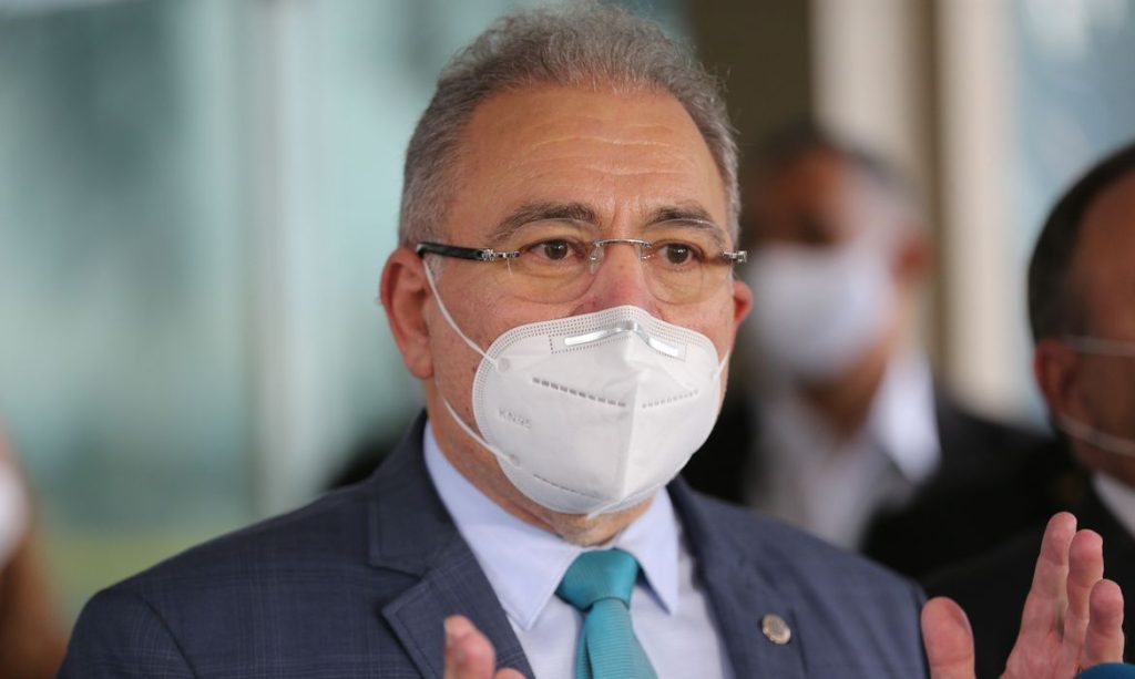 Governo estuda reduzir isolamento de pacientes com covid para cinco dias afirma Queiroga