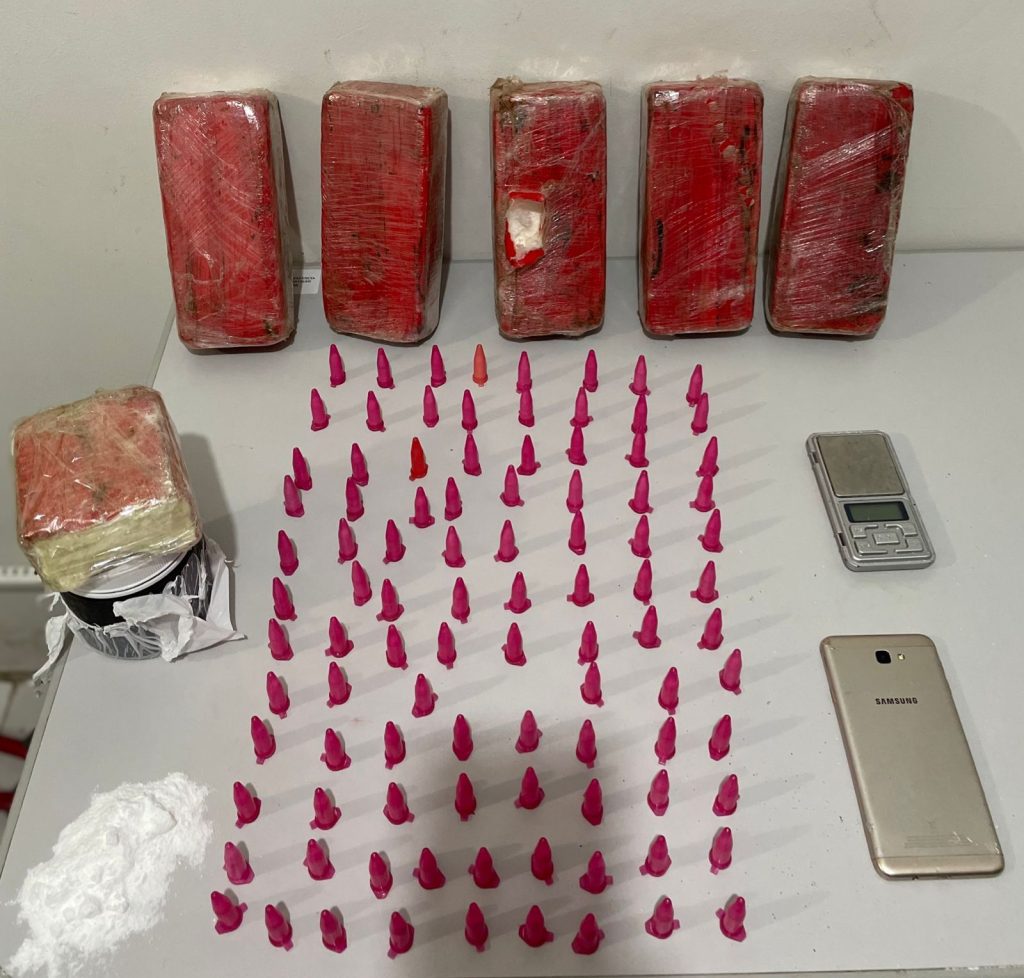 Homem e preso em flagrante com 6kg de drogas em Estancia