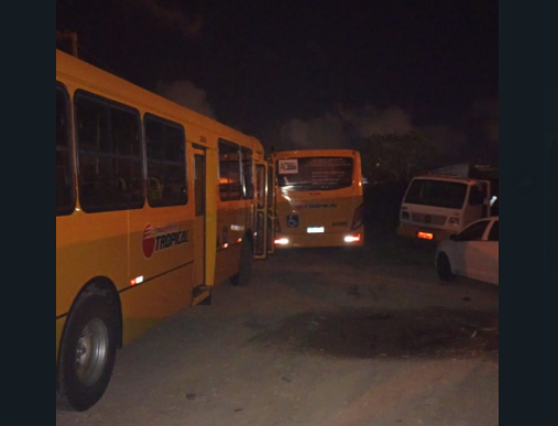 Leitor denuncia apreensoes de dez onibus da empresa Tropical