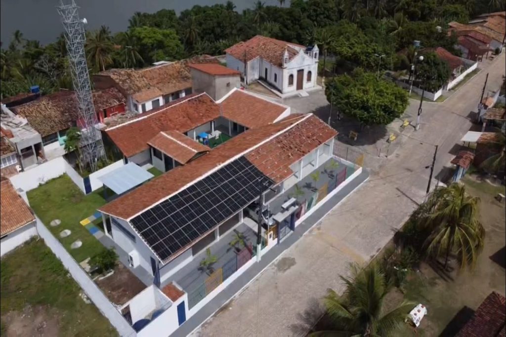 Mais de 70 placas de energia solar sao instaladas em escola de Sao Cristovao