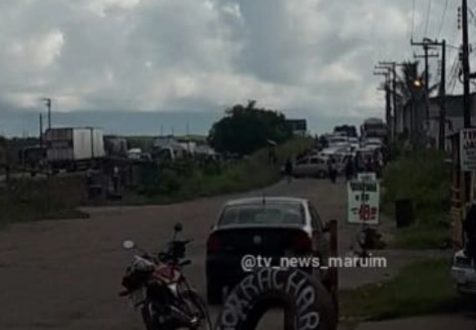 Manifestantes fecham trecho da BR 101 em Maruim populacao reivindica obras e seguranca
