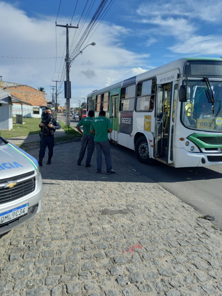 Operacao Padrao Onibus e rebocado por ma condicoes de uso no Lamarao