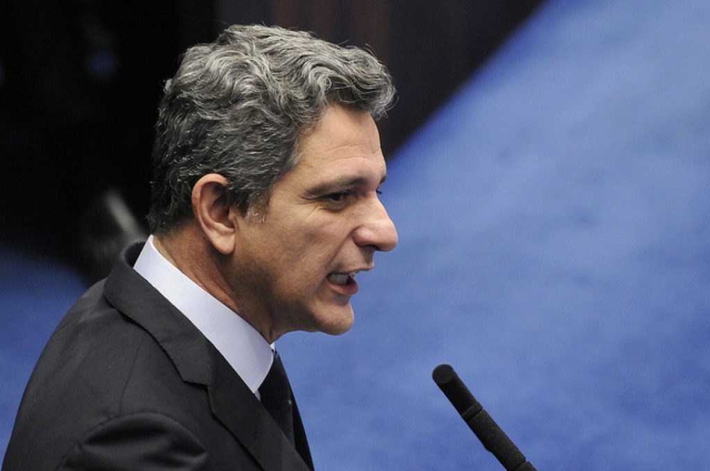 Pela vontade do Governo so teriamos mortes critica Rogerio Carvalho apos Zambelli pedir suspensao de vacinacao infantil