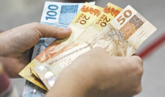 Prefeitura de Salgado paga duas parcelas de salarios atrasados deixados por gestao anterior