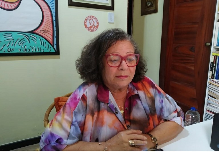 Professora Angela Melo critica SMS por falta de divulgacao de dados sobre H3N2