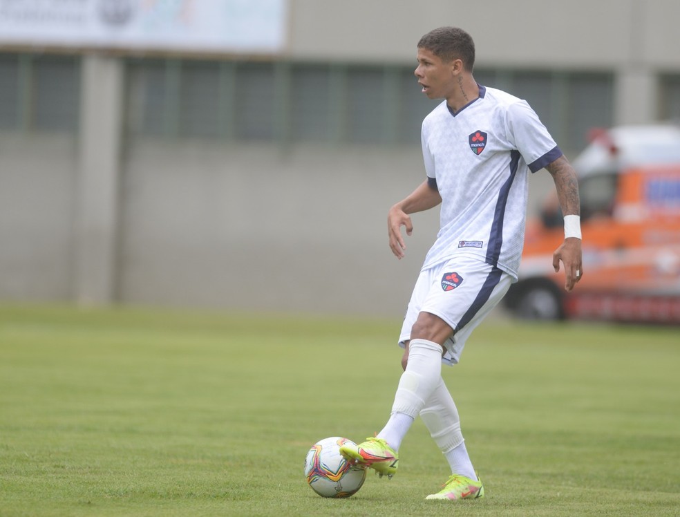 Reforco Itabaiana anuncia contratacao do lateral esquerdo Caio Felipe