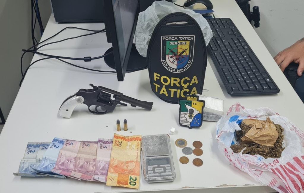 Suspeito de ameaca e preso e arma apreendida durante patrulhamento em Socorro