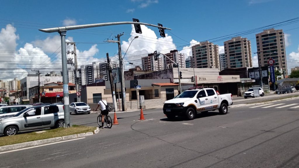 Tres semaforos ficam sem funcionar em Aracaju apos problema de gerador