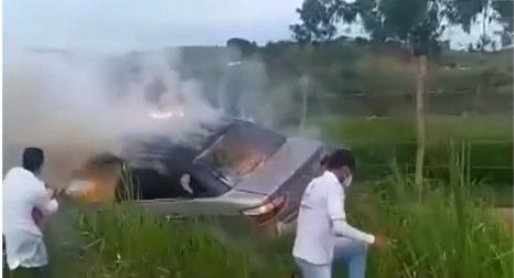 Veiculo pega fogo e homem morre carbonizado na SE 285
