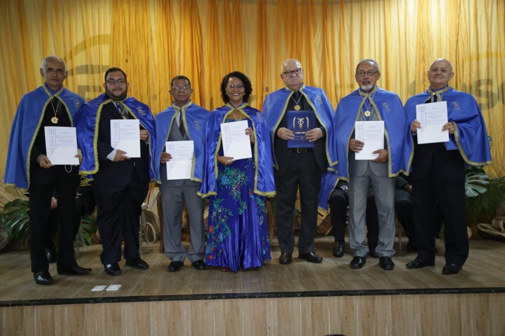 ASCC empossa nova diretoria e lanca primeiro livro Contabilidade em Discussao