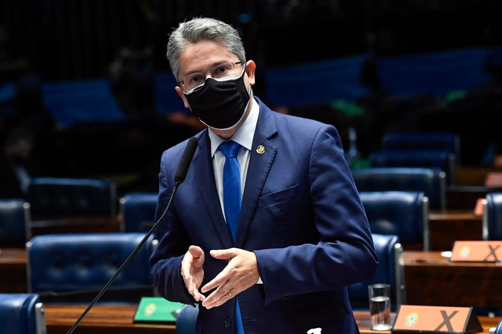 Alessandro Vieira cobra explicacoes do MEC sobre erros nas notas do Enem 2021