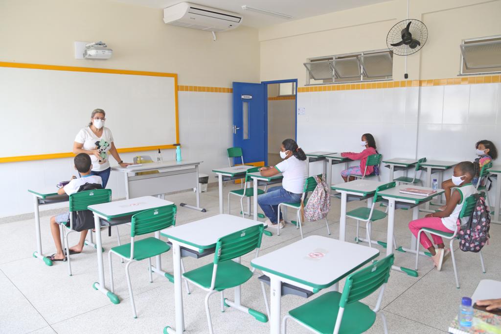Aracaju adia retorno