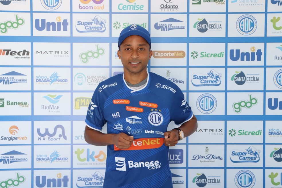 Atacante Willians Santana rompe ligamento do joelho e pode ficar sete meses afastado do Confianca