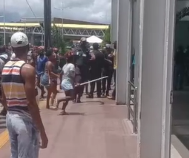 Briga generalizada em shopping na Bahia