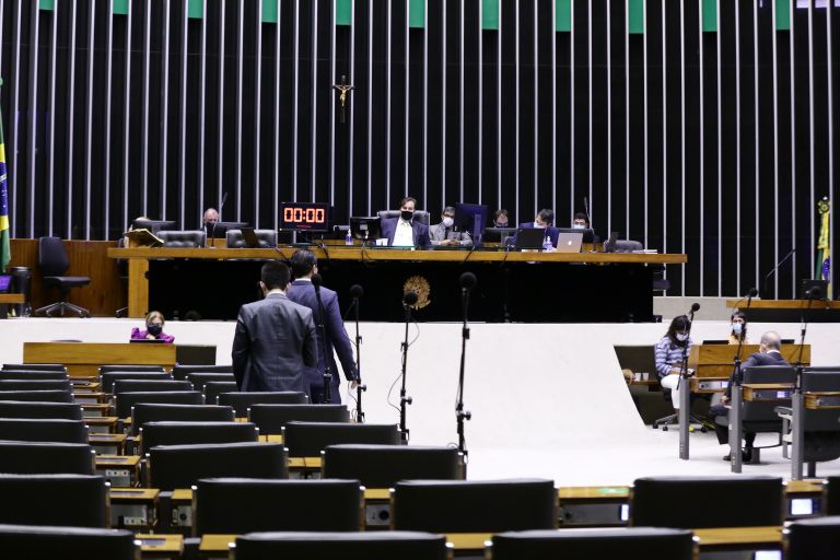 Camara aprova PEC que retira propriedade exclusiva da Uniao sobre terrenos de marinha