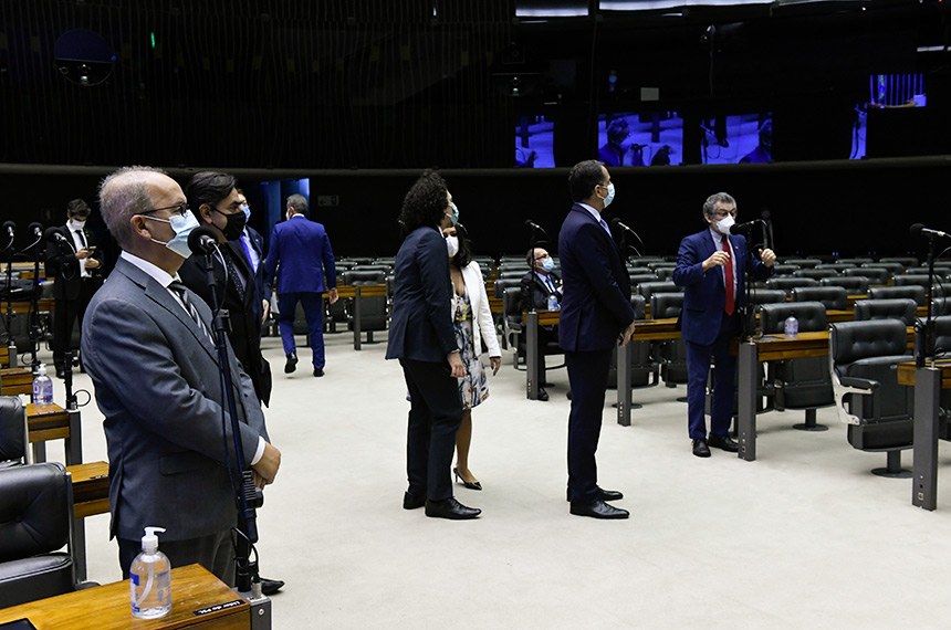 Congresso derruba veto e garante compensacao a radios e TVs por propaganda partidaria