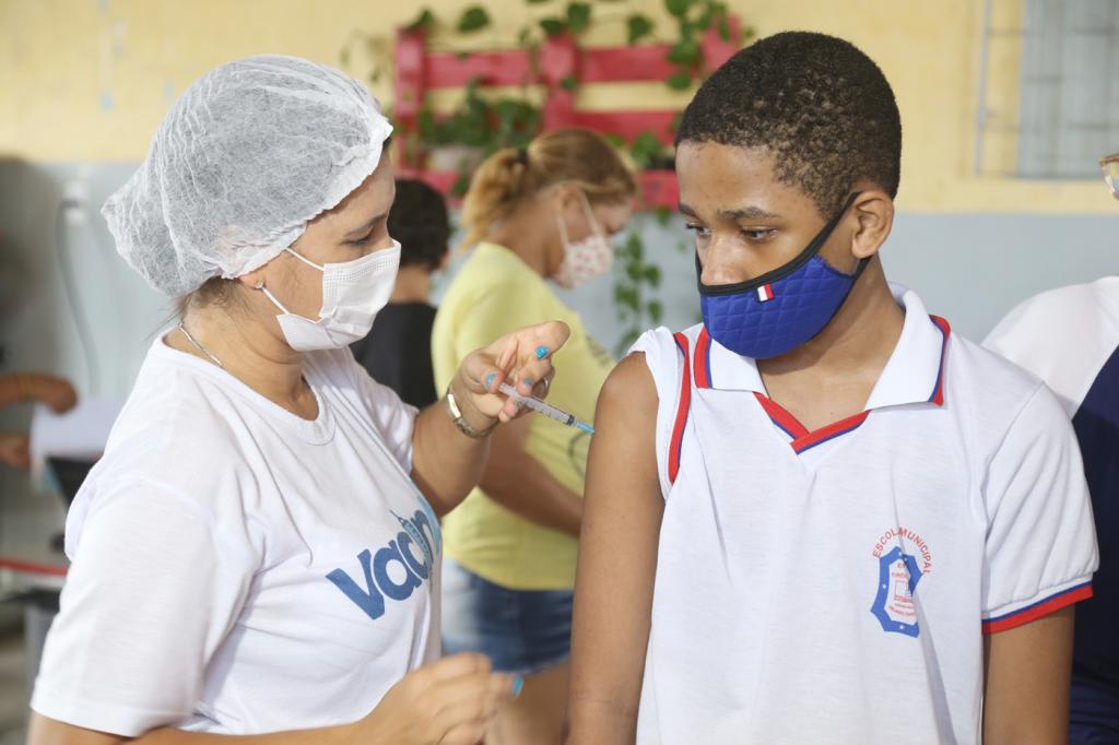 Covid 19 Aracaju inicia vacinacao nas escolas para alunos de 5 a 17 anos em marco