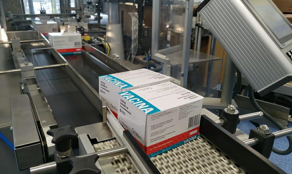 Covid 19 Fiocruz aprova primeiro lote de vacina 100 brasileira