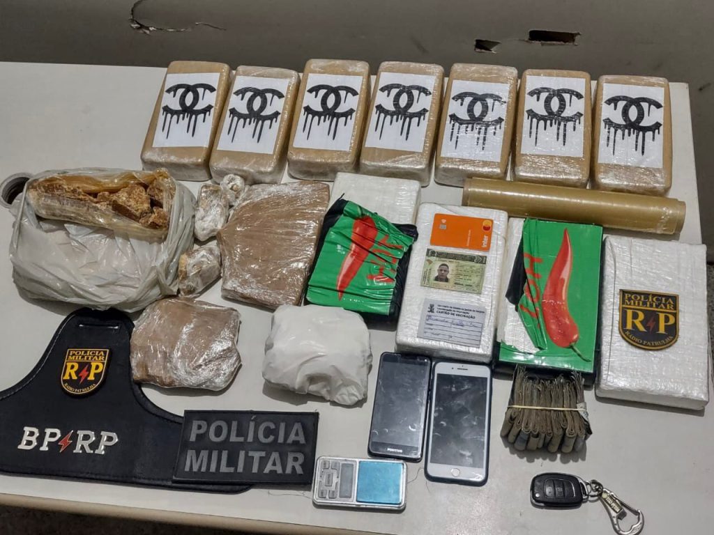Dois homens sao presos com mais de 15 kg de drogas no Jabotiana