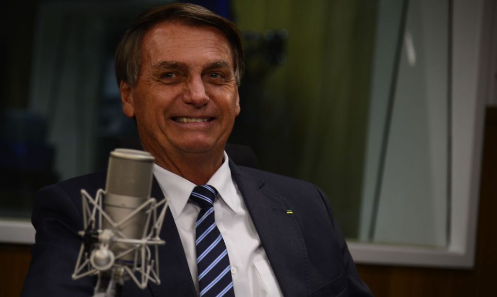 Jair Bolsonaro desembarca na Russia na manha desta terca 15