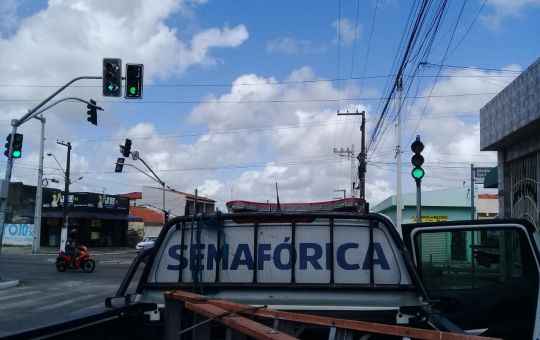 Mais de 1 mil metros de cabos foram furtados dos semaforos de Aracaju este ano