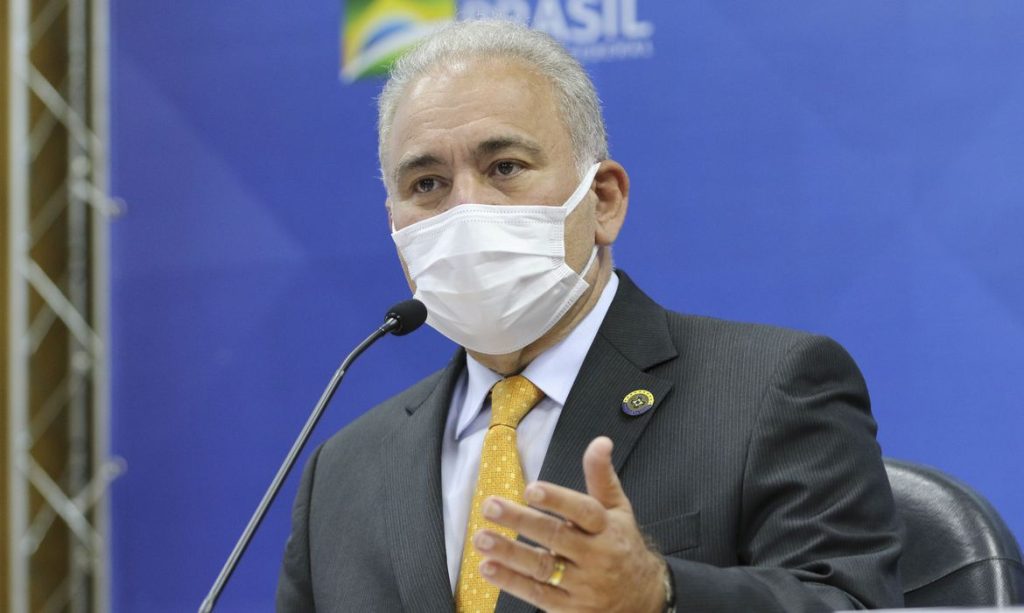 Ministro da Saude pede aos pais que levem seus filhos para vacinar contra covid 19