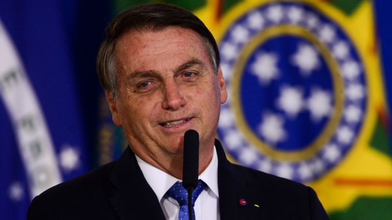Pesquisa de banco com Bolsonaro na frente anima Palacio do Planalto