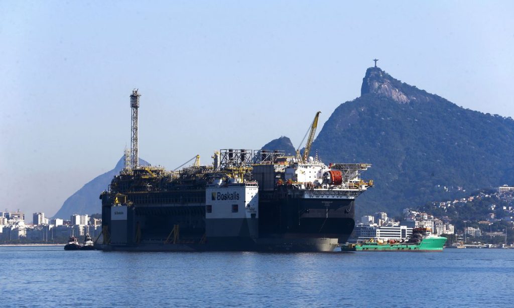 Preco do Petroleo passa dos US 105 apos ataque russo a Ucrania dolar fecha em R 5