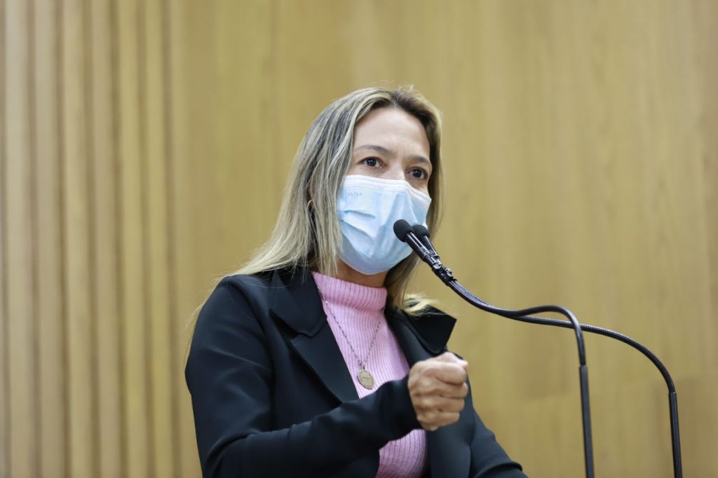 Sheyla Galba desafia Belivaldo a ir ao Huse conhecer realidade dos pacientes oncologicos