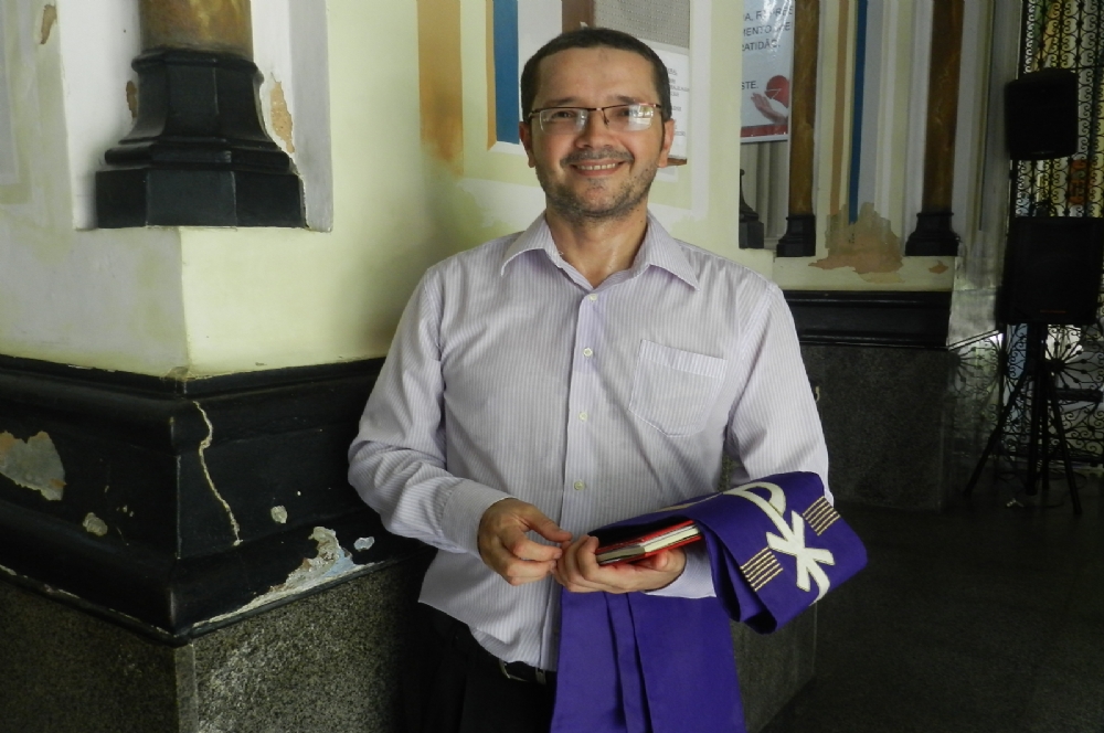 Vigario da catedral Metropolitana Geovani Bomfim morre aos 54 anos