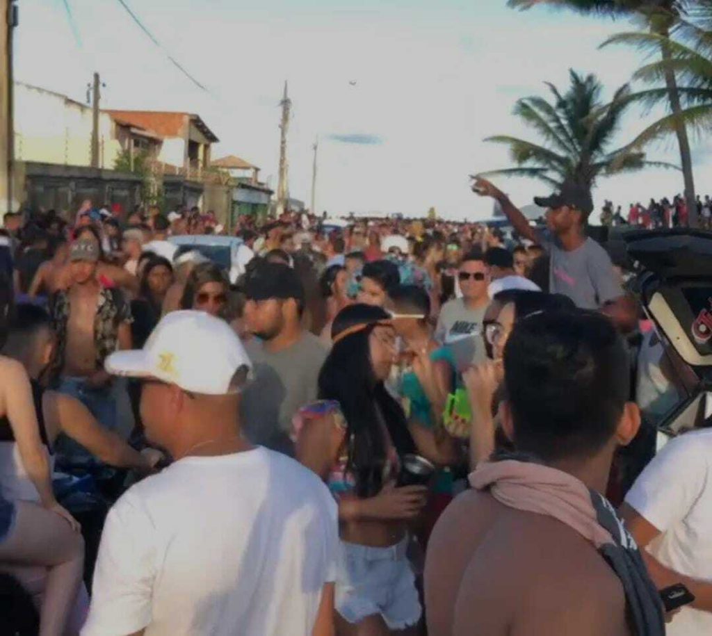 Aglomeracao e paredoes sao registrados durante Carnaval em Pirambu veja video