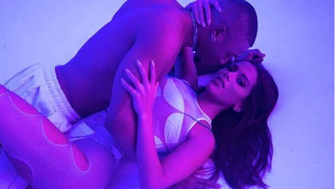 Anitta alcanca 1° lugar do Spotify Global e Envolver e a musica mais ouvida no mundo