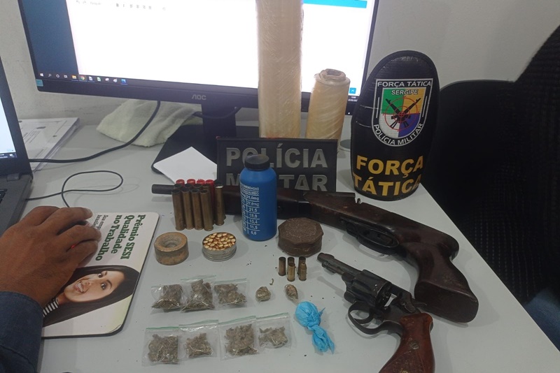 Após Denúncia Polícia Apreende Armas E Drogas De Facção No Marcos Freire Iii Ajunews